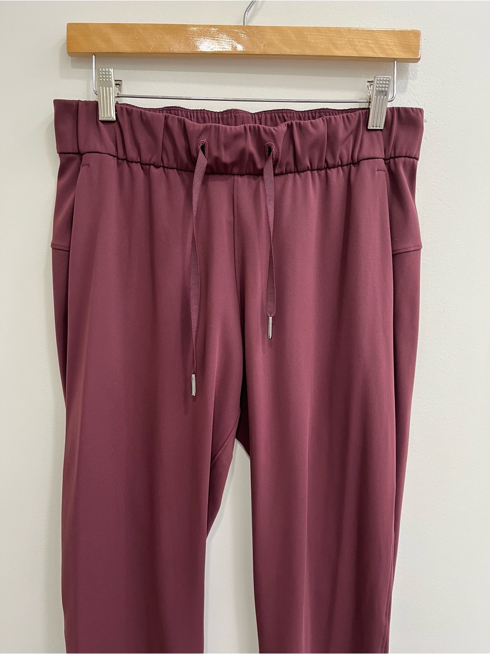 Lululemon On The Fly Pants Maroon Burgundy Size 6 - Picture 7 of 15